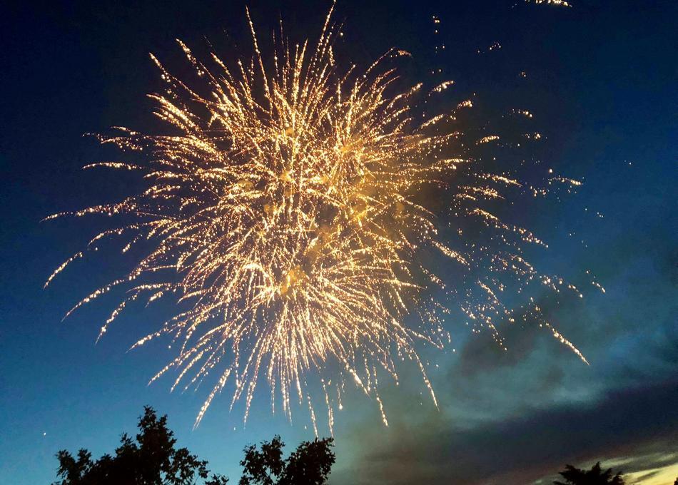 Malgré la baisse des ventes de ses feux d'artifices professionnels, Ardi lance l'opération fête solidaire avec sa gamme de feux d'artifice automatique portables pour les particuliers